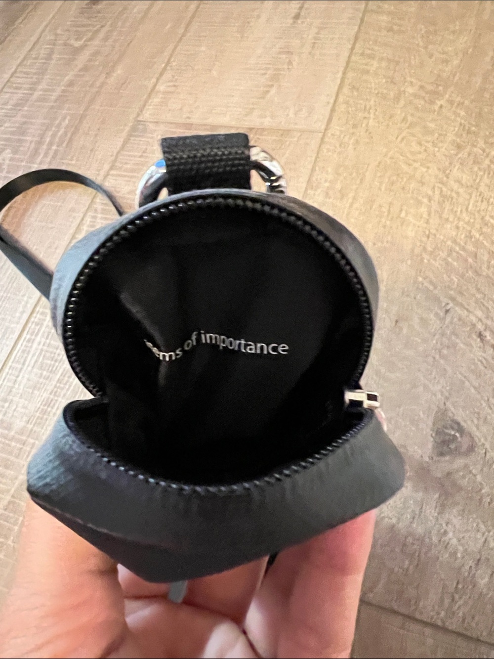 Lululemon crossbody phone wallet - Picture 5 of 5